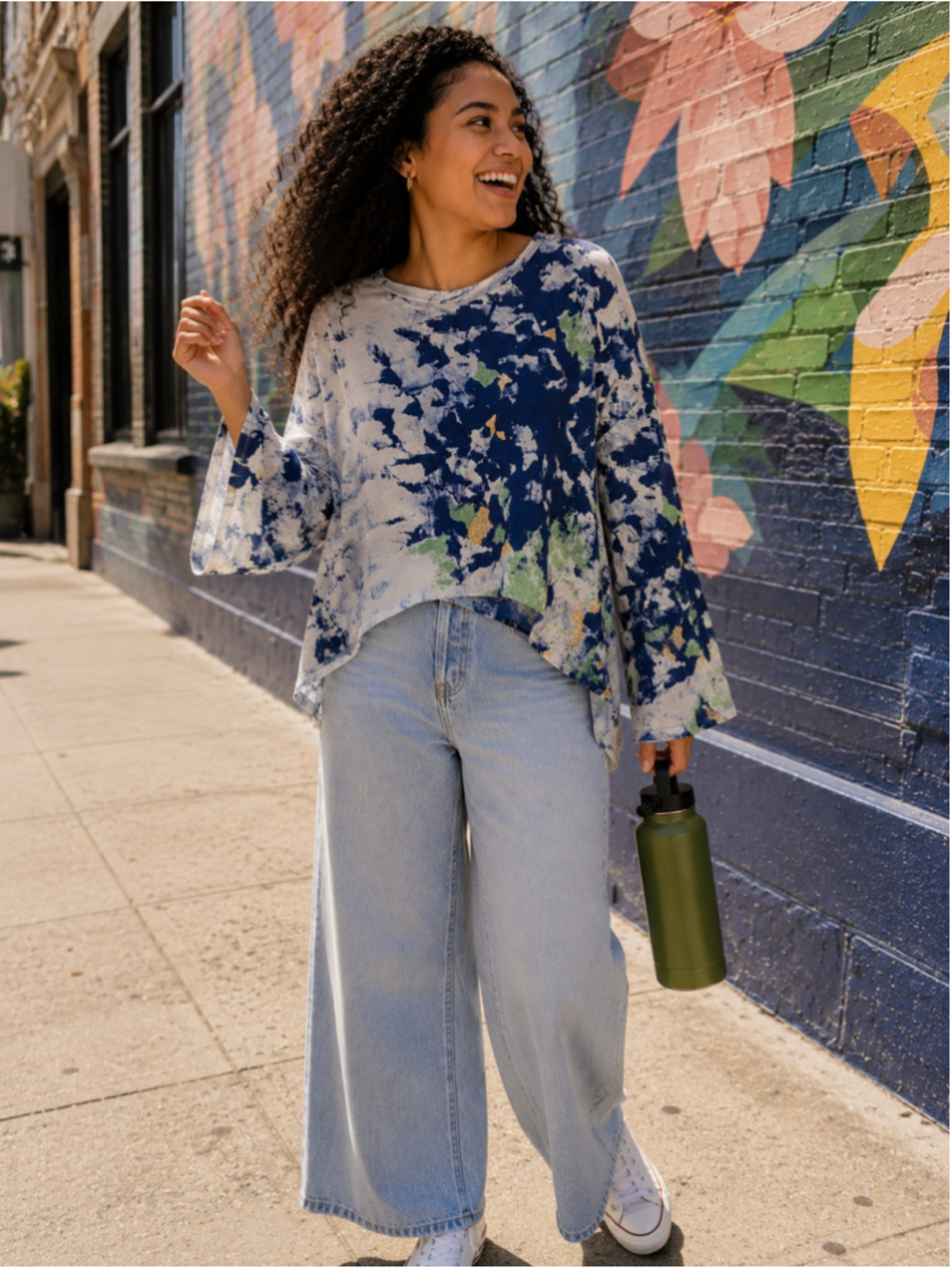 Akemi Kin XS Abstract Print Bell Sleeve Oversized Tee Shark Bite Hem Top